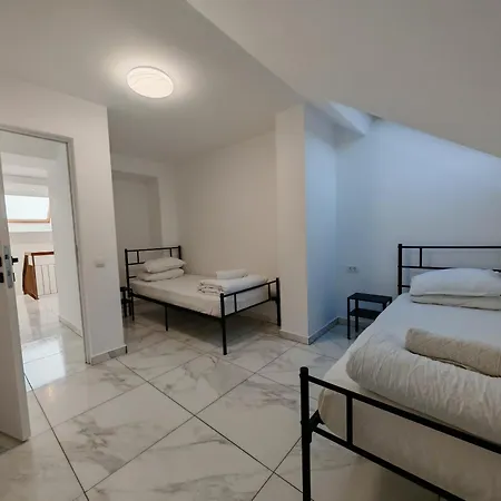 旅馆 Z 布加勒斯特