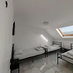 Albergue Z *