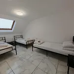 Albergue Z *