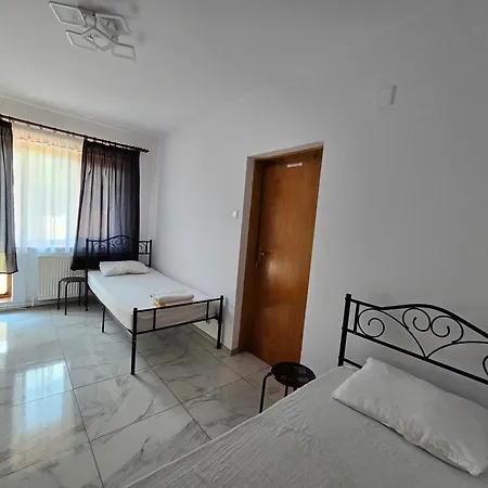 Z 旅馆 *
