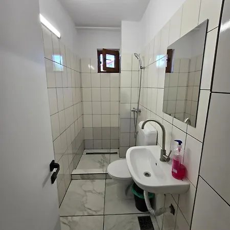 Z Hostel *